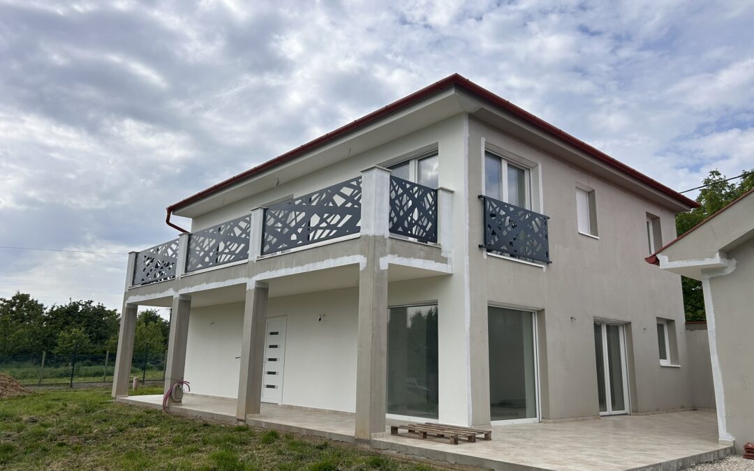 Fekete Lemez Terasz korlát és kapu